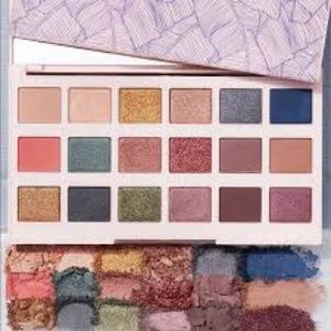 BNIB | Ciate’ | The EDITOR Palette “New England” | 18 Pan Palette
